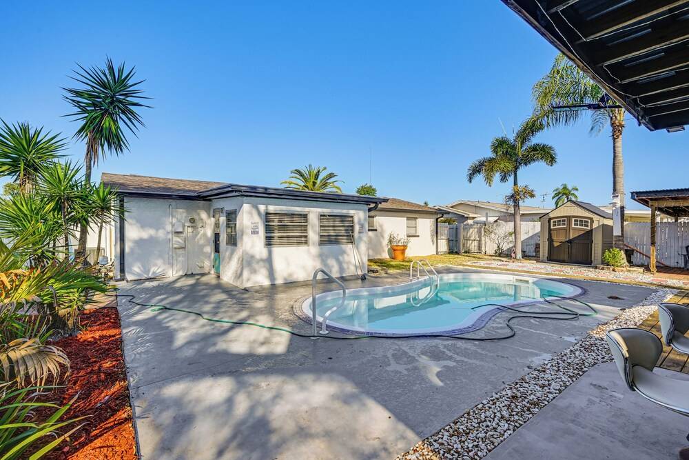 Close to River & Gulf Fun! Family Holiday Home