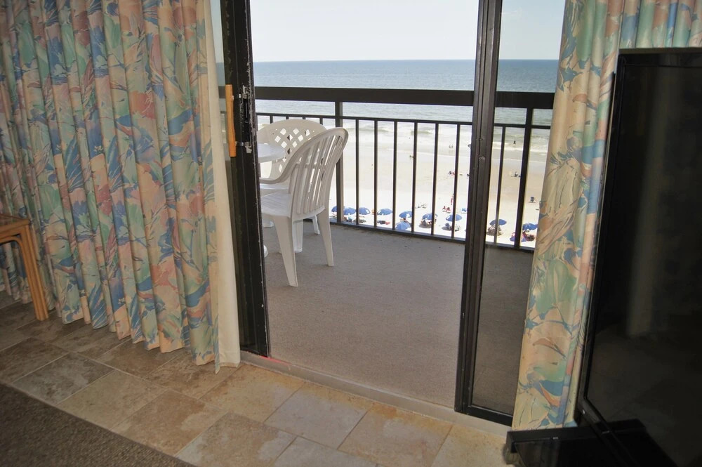 Shoreham Towers 7B by RedAwning