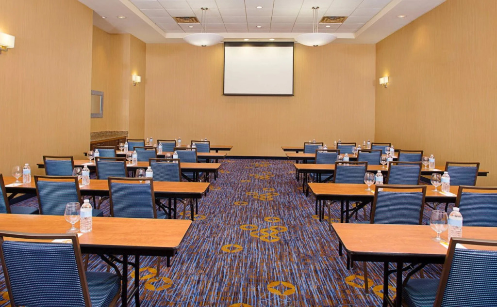 Courtyard by Marriott Montvale