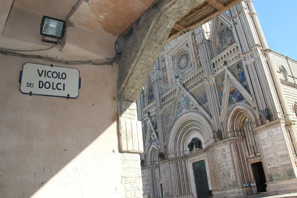 The Window on the Cathedral - Studio Apartment
