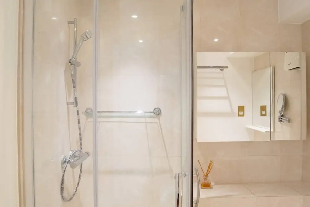 Spacious Holborn Apartment Close to Tube