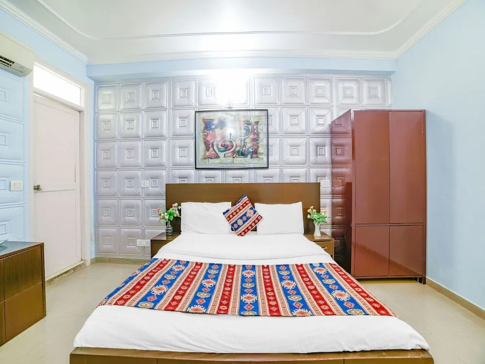 OYO 11247 Hotel Flic Flac