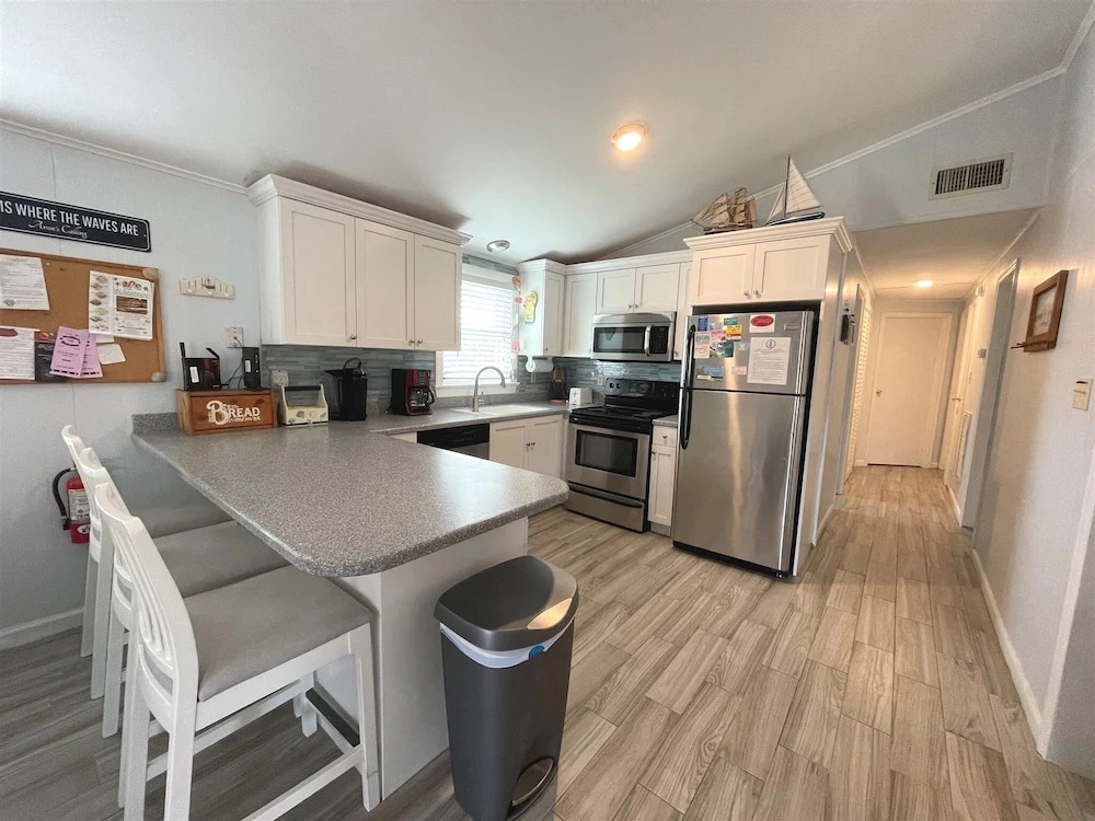 40255 N Beachcomber Dr House by RedAwning