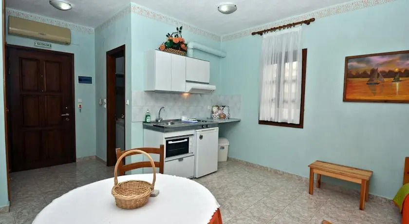 Aris Junior Studio & Apartments