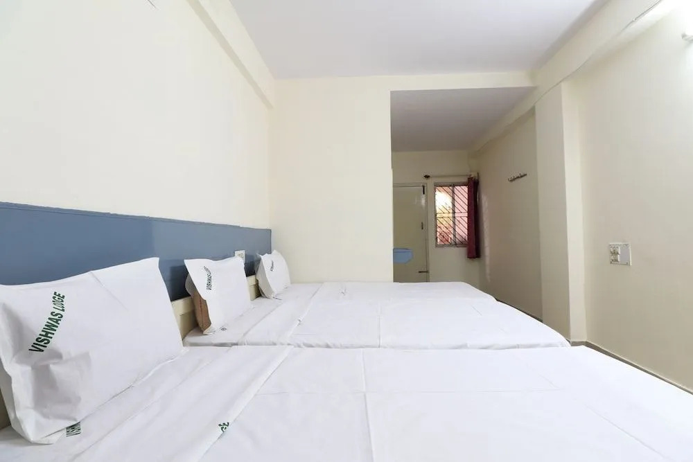 Spot On 37711 Vishwas Delux Lodge