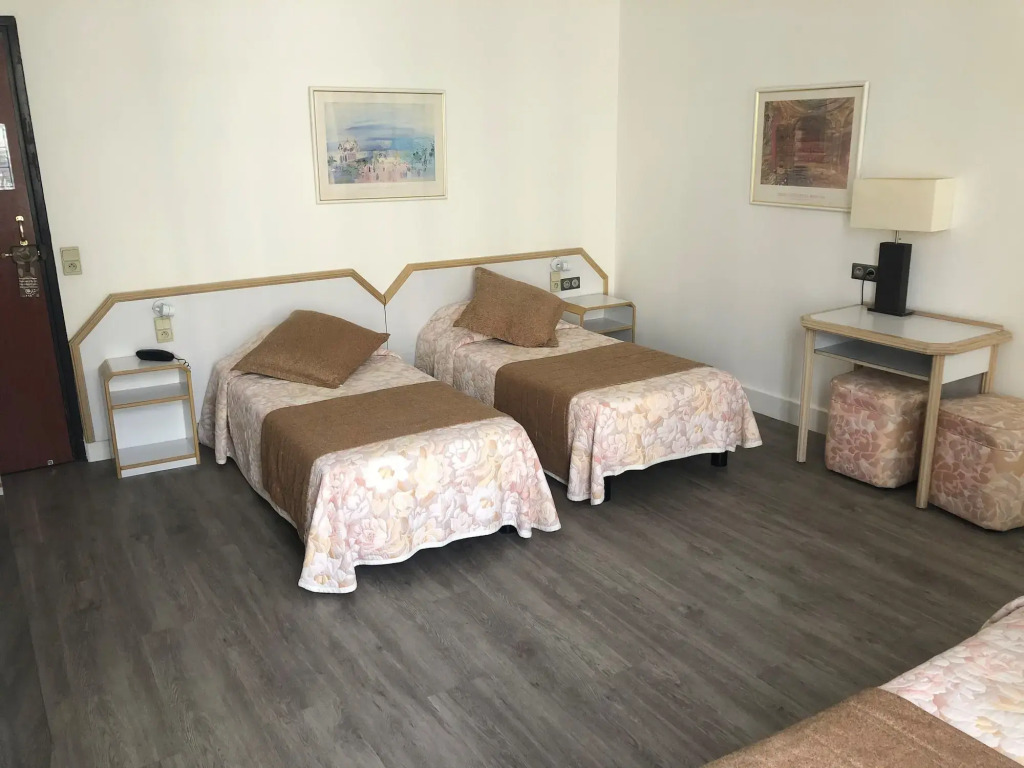 Hotel Busby