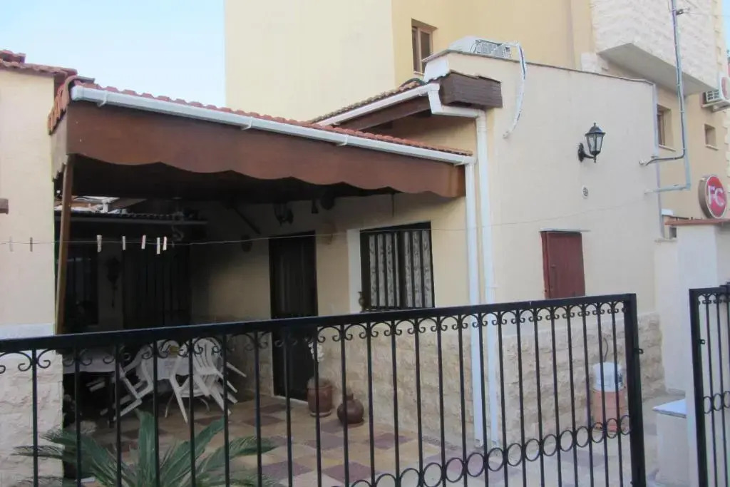 Pissuri Village Cheap House El1