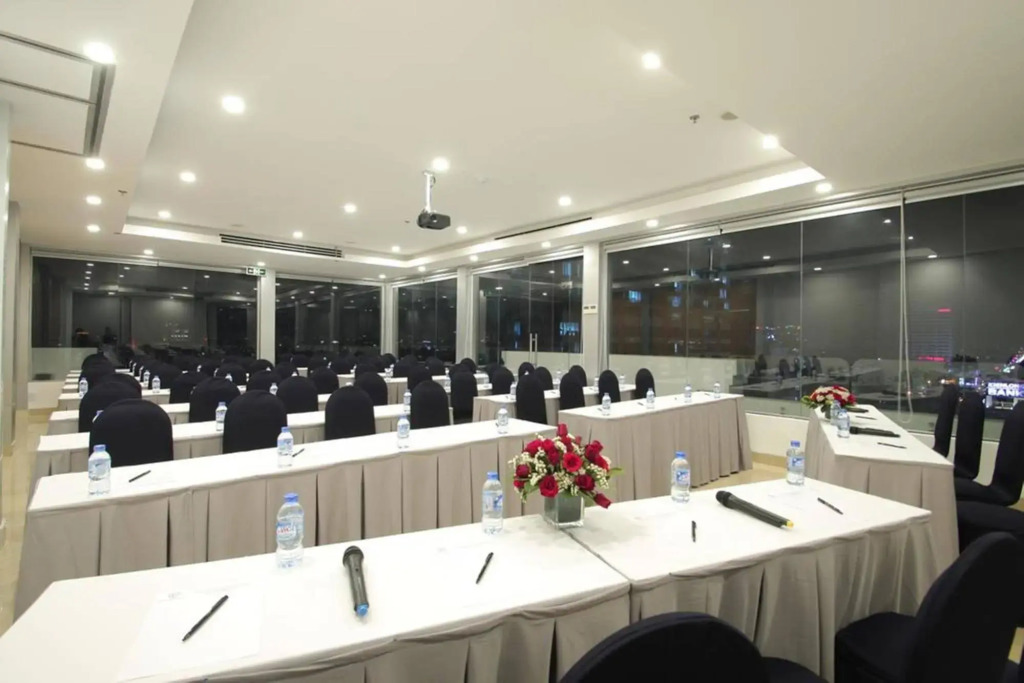 Le Duy Grand Hotel