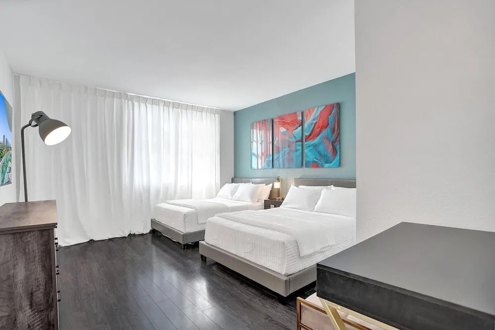 Sunny Isles 4 Bedrooms on the beach