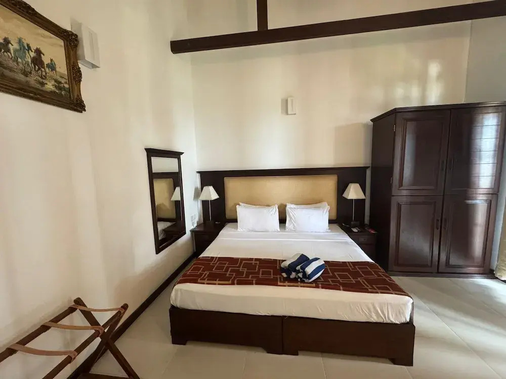 Scarlet White Resort