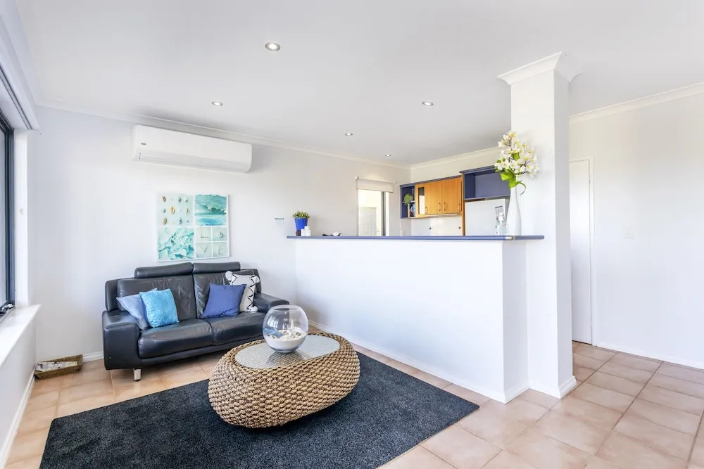 Seaview Apartment