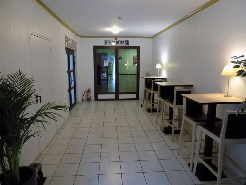 Hotel Martinez Grenay