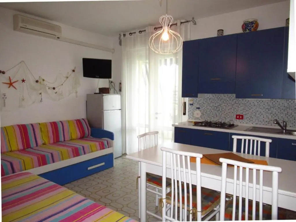 Colourful Studio With Shared Pool for 4 Guests