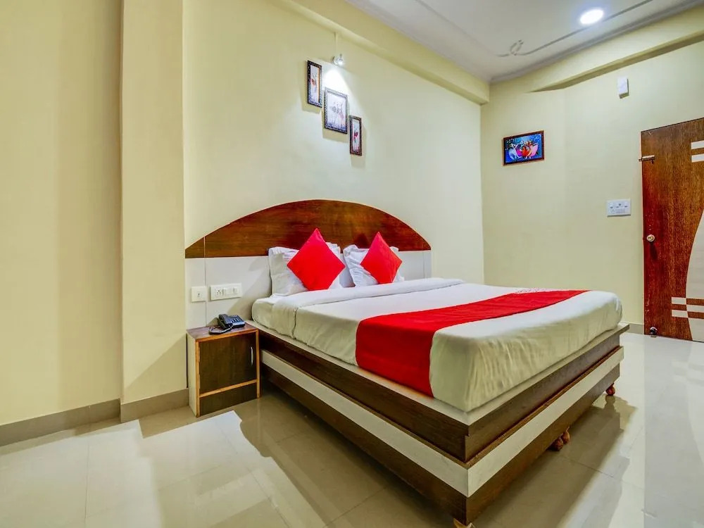 OYO Flagship 22942 Hotel Opal