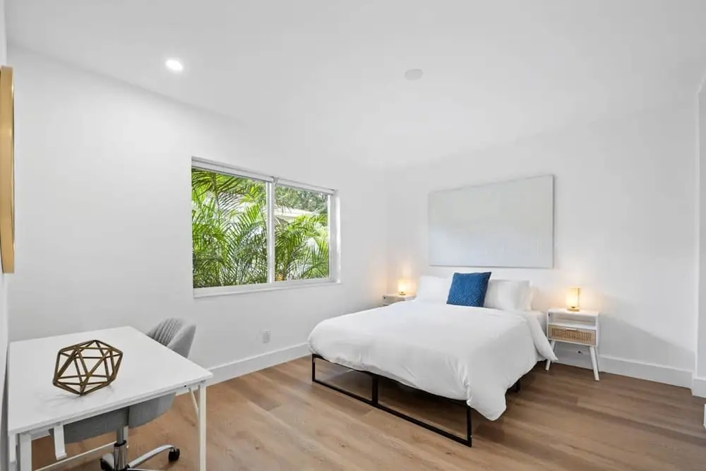 Spacious 2 BR Sailboat Bend