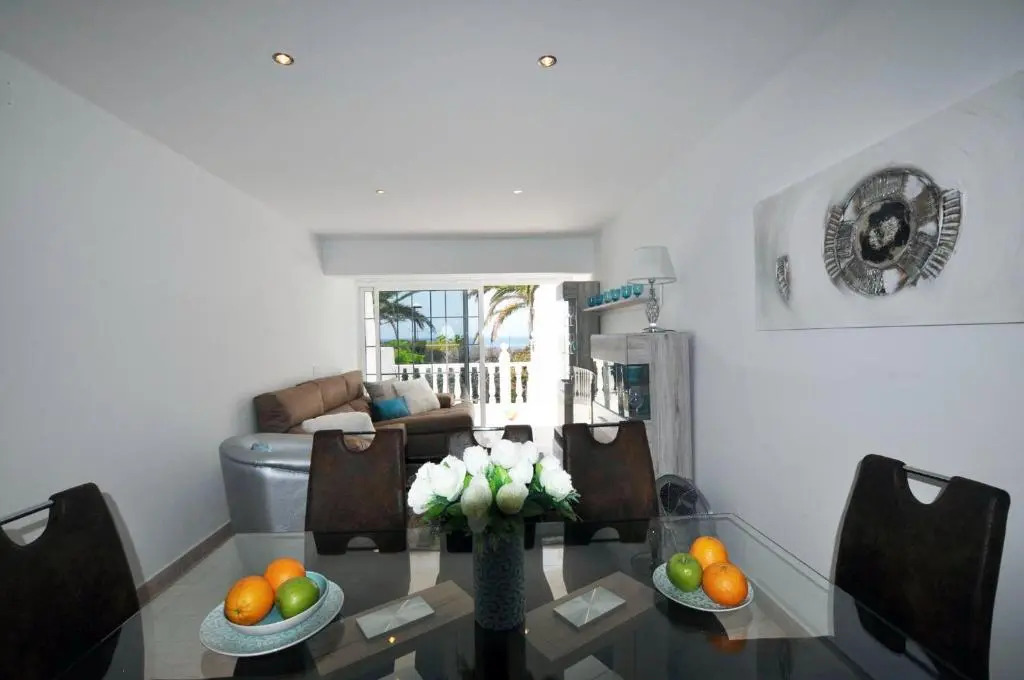 Nice townhouse on the 1st line