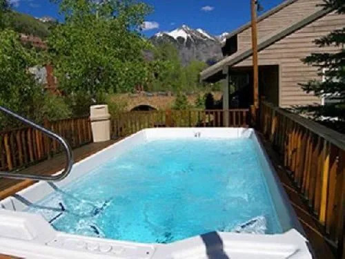 Telluride Lodge