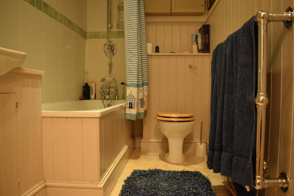 Spacious 1 Bedroom Apartment With Garden