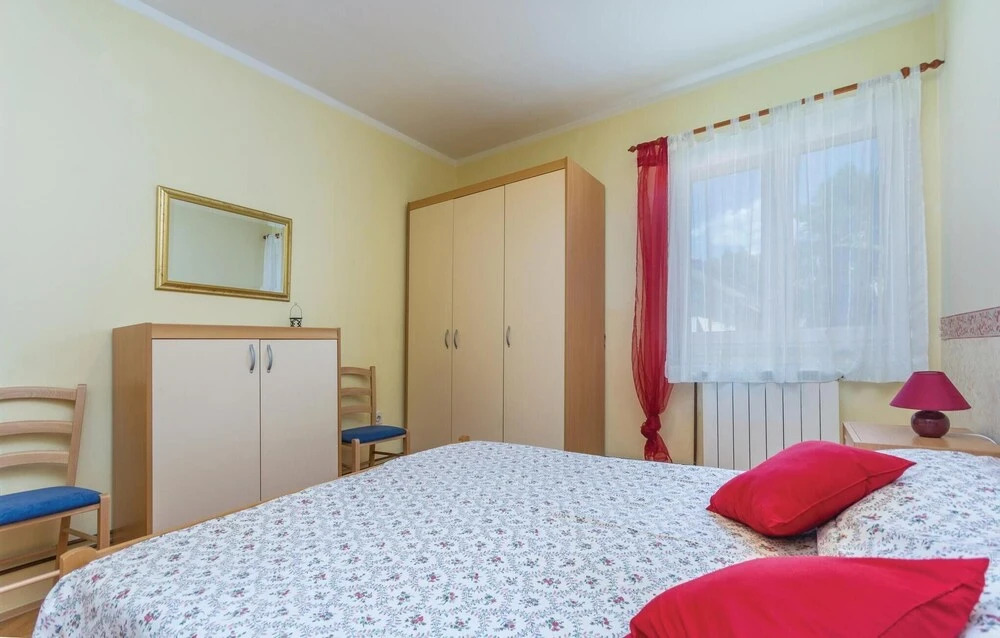 Amazing Home in Porec With Wifi and 2 Bedrooms