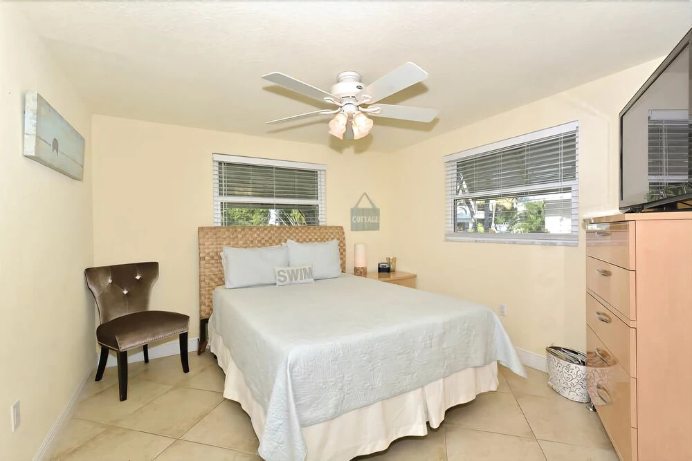 Seagrass Retreat 5 Bedrooms 3 Bathrooms Home