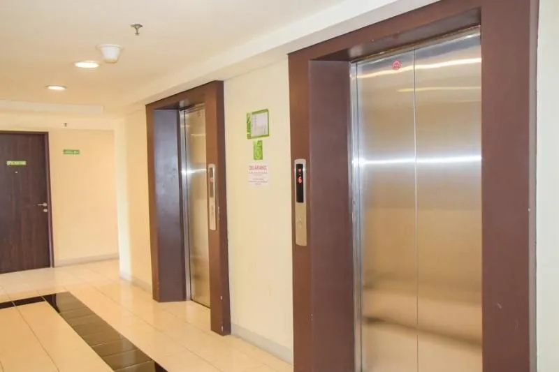 RedDoorz Apartment @ Serpong Green View