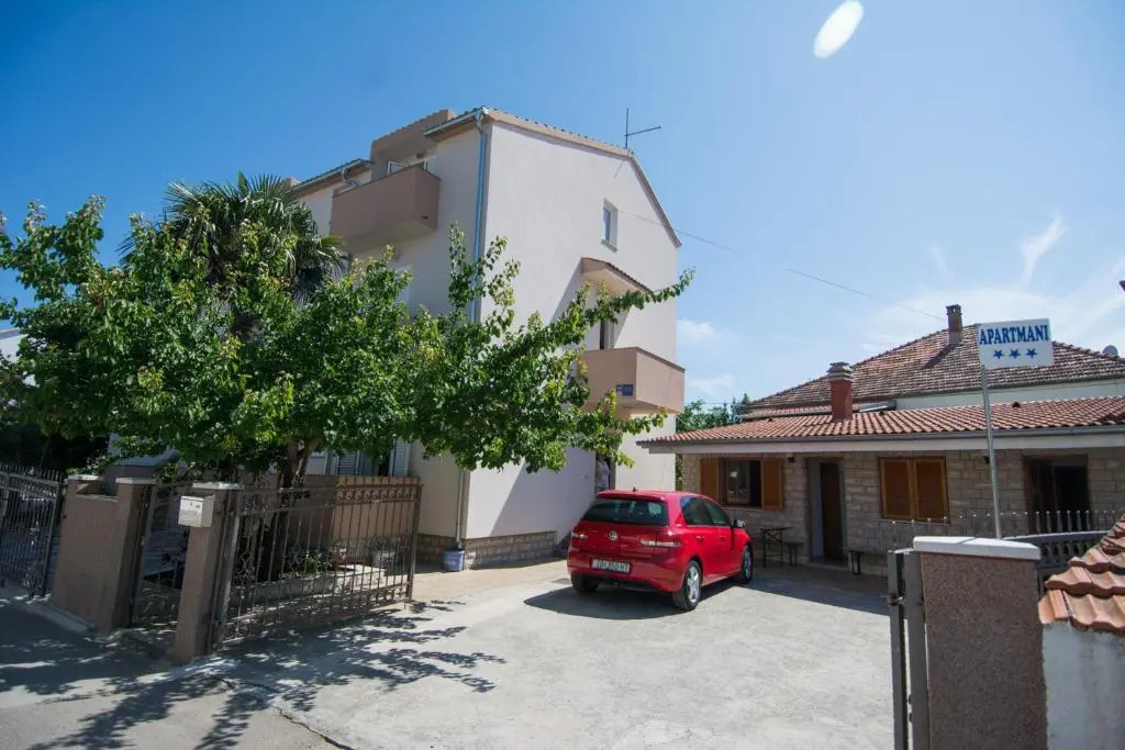 Cirjak Apartments
