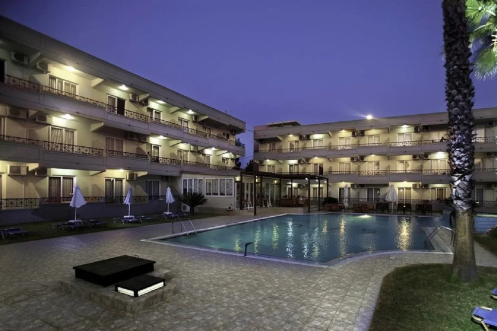 Dias Studios & Suites