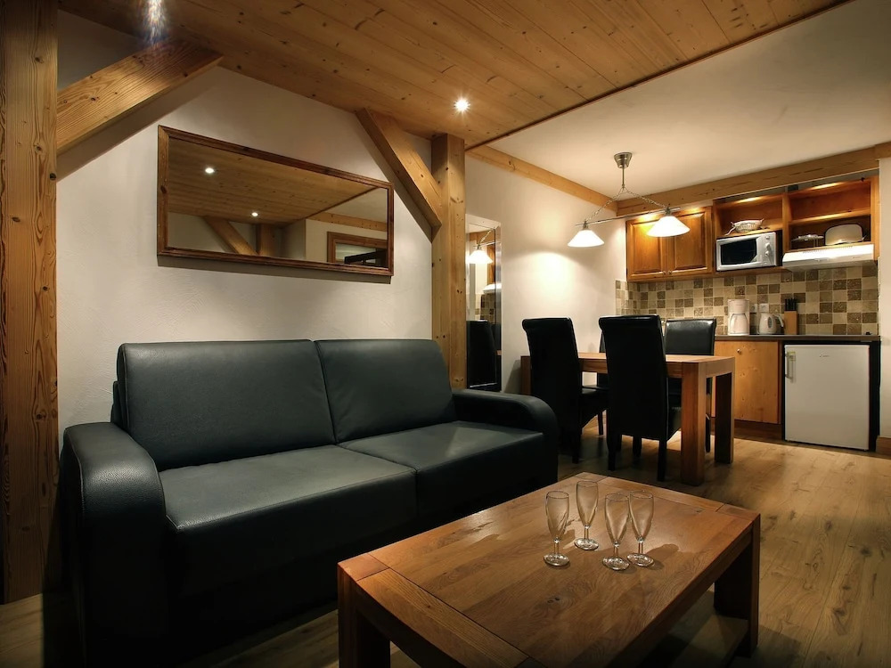 Modern Apartment Located in the Extensive Paradiski ski Area