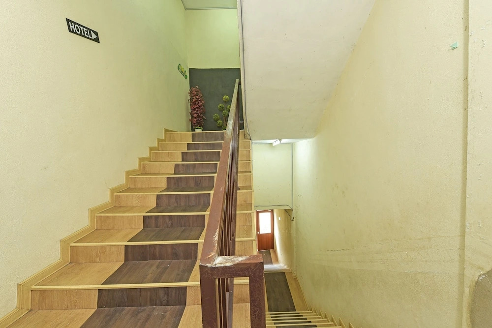OYO 90720 Sky Garden Inn