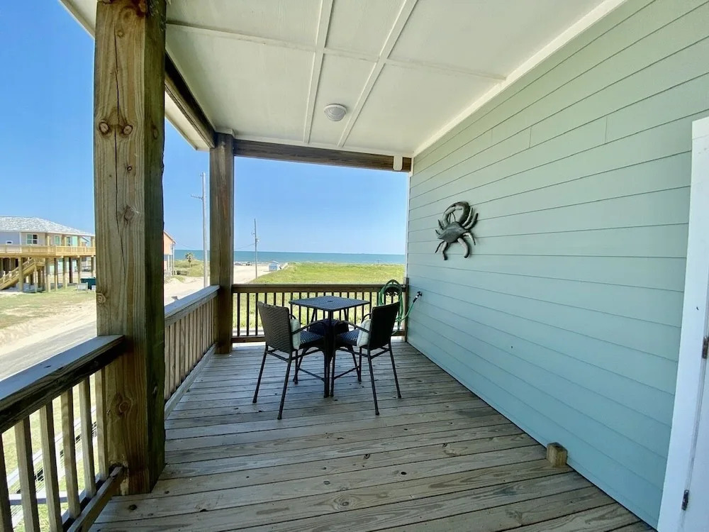 The Salty Mermaid 3 Bedroom Home by Redawning