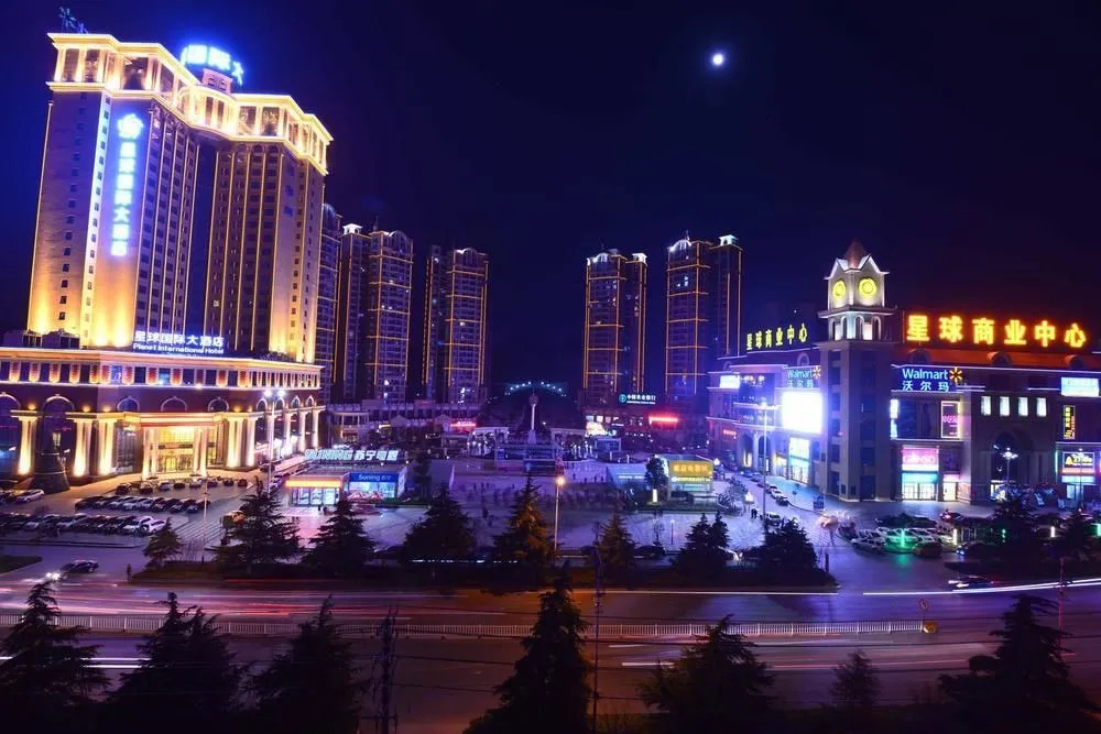 Planet International Hotel (Jingmen Duodao Wanda Branch)