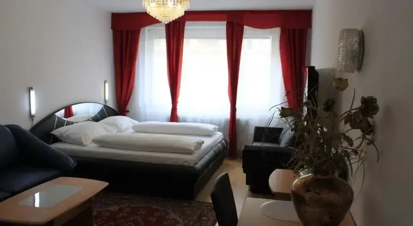 Hotel Pension Adam Apartment