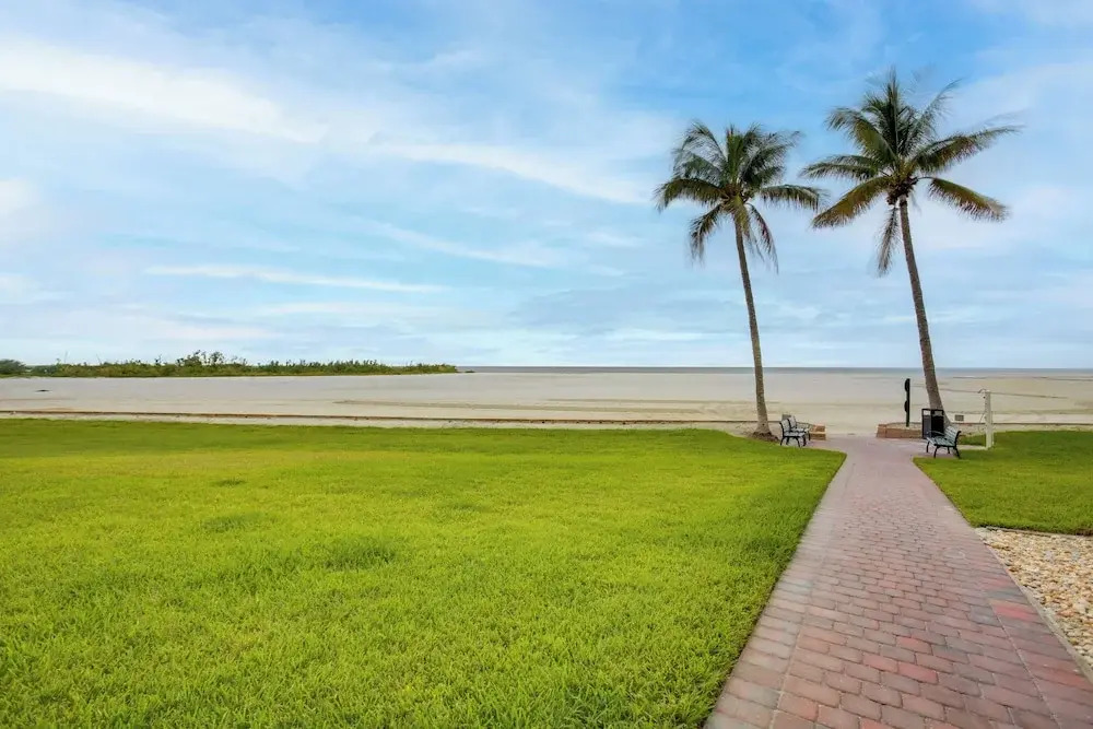 4 Mi to Lovers Key SP: Modern Condo w/ Ocean Views