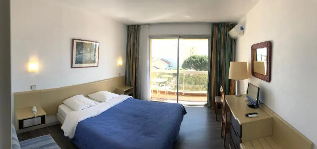 Hotel du Port