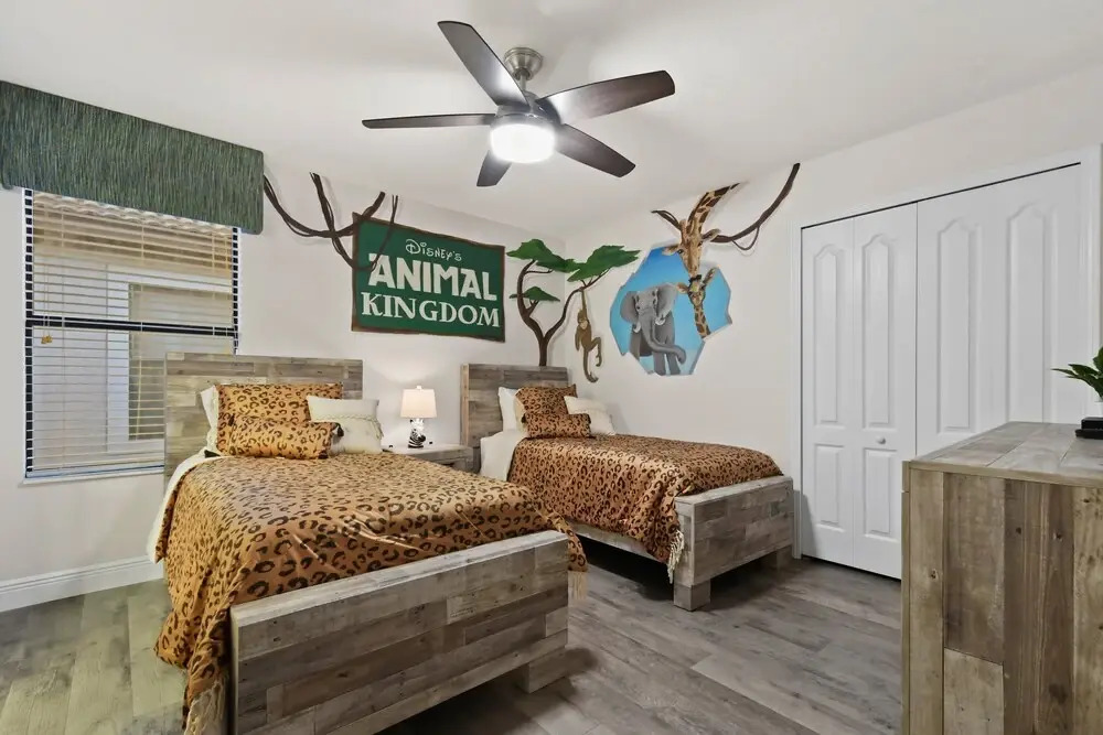 Disney themed, pool, close to parks!