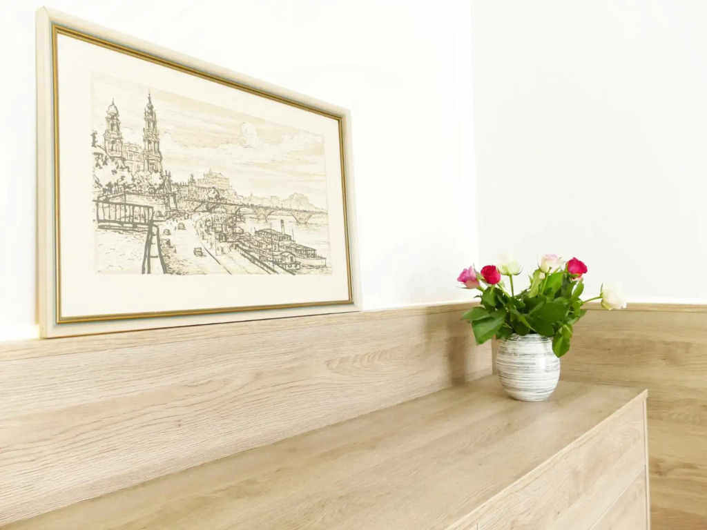 Großes Apartment im Zentrum von Dresden, 2 Schlafzimmer, 2 Bäder, Balkon