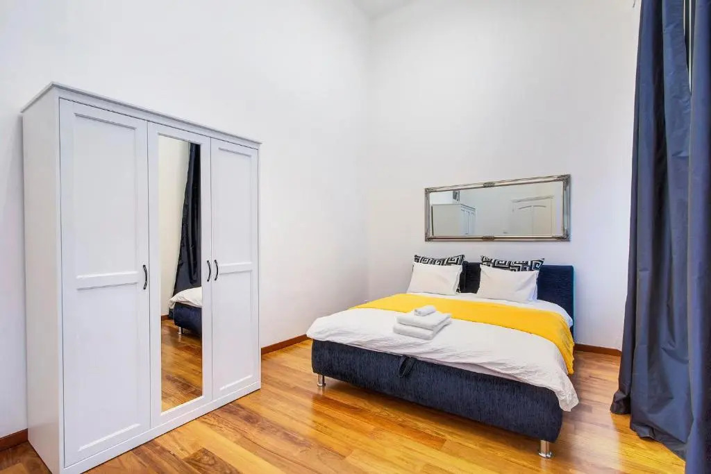 Royale Apartment