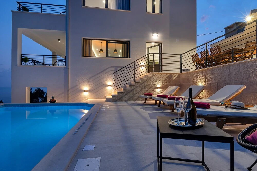 Villa Romance