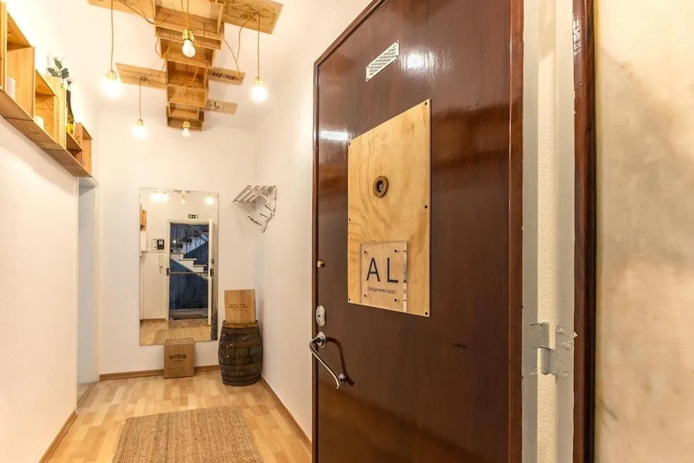Wine Inn Cascais Guesthouse