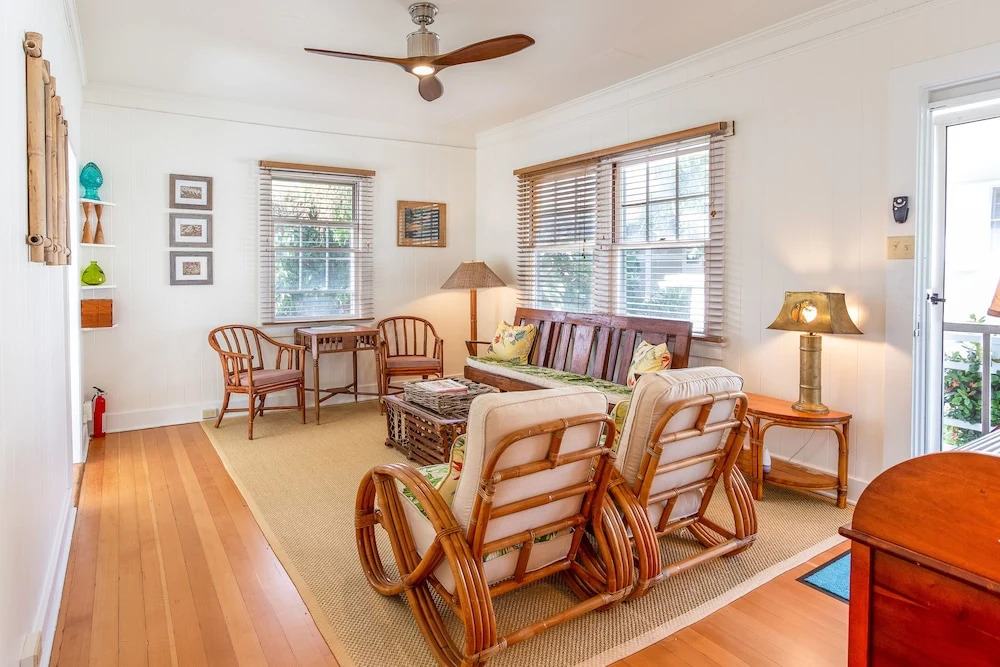 3615 Leahi Ave House 4 Bedrooms 2 Bathrooms Home