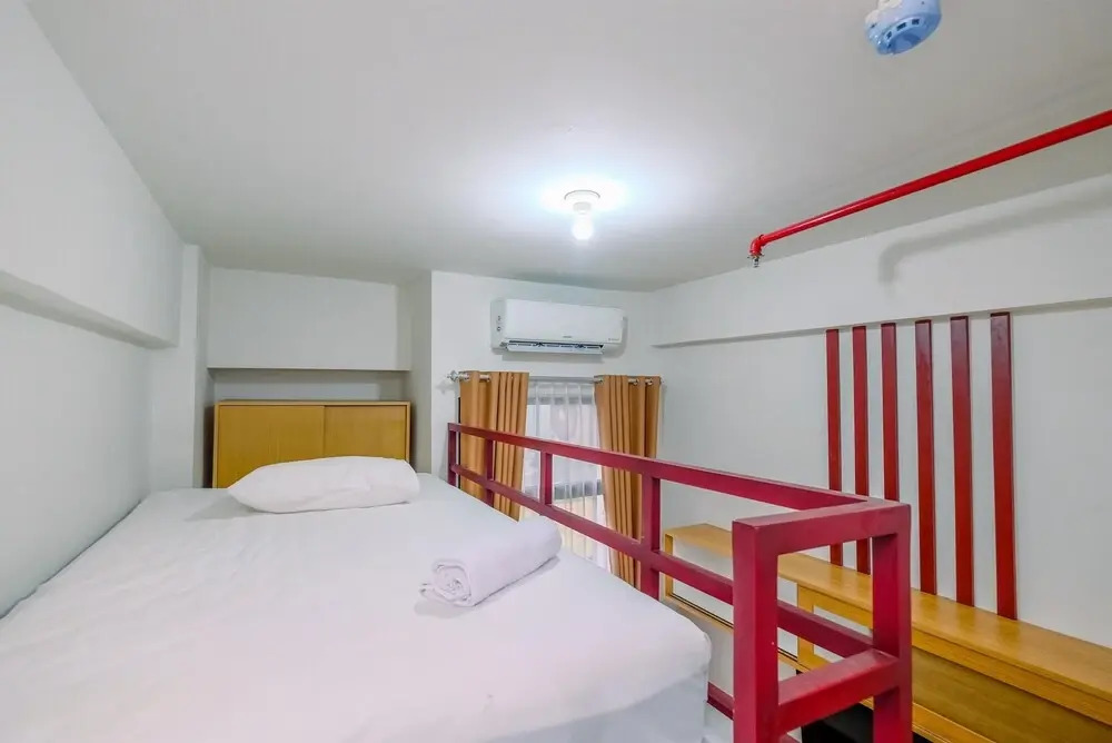 Minimalist And Homey Studio At Dave Apartment
