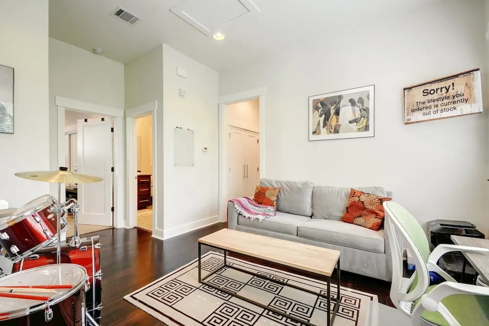 Bright and Modern Rental in Austin by RedAwning
