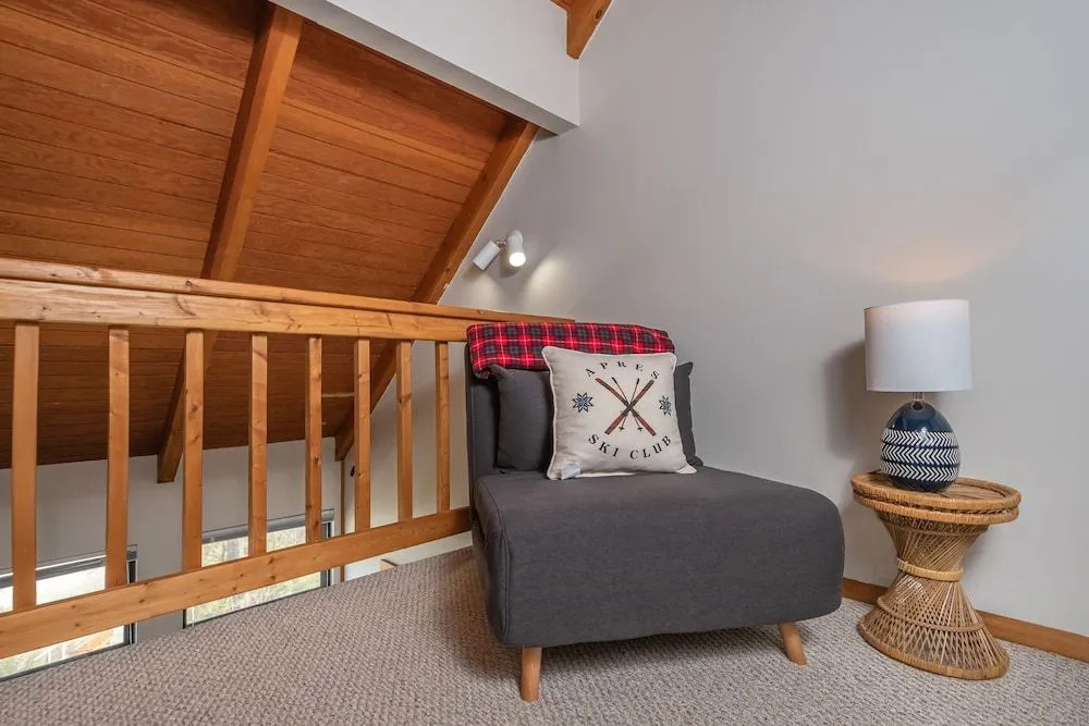 Mountain Ridge Nest