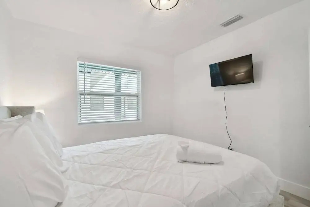 117 127th Ave E Unit 3
