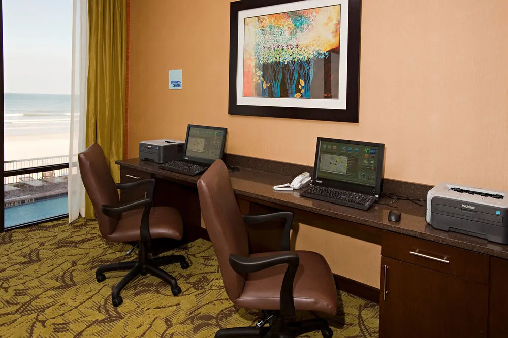 Holiday Inn Express & Suites Oceanfront Daytona Beach Shores by IHG
