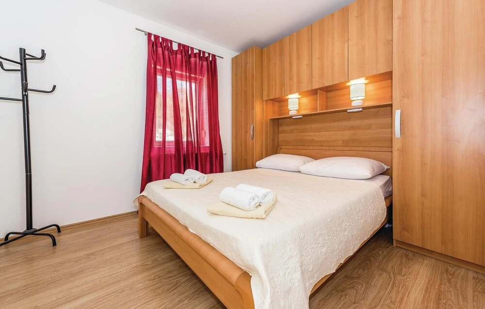 Four-Bedroom Holiday Home In Primosten