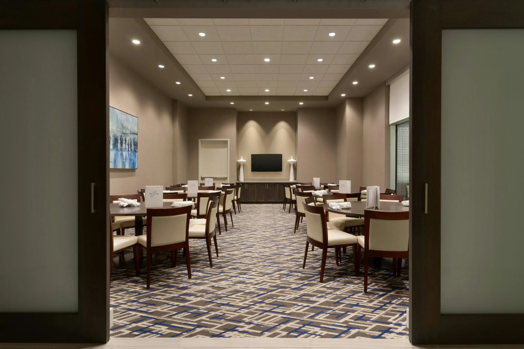 Embassy Suites by Hilton Kansas City Olathe