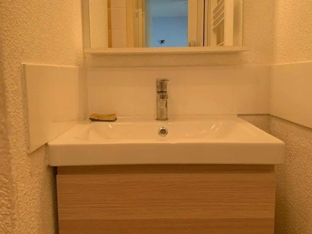 Villa mitoyenne T3 avec piscine et parking - FR-1-607-49