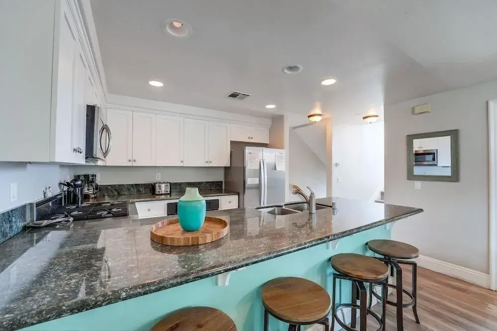 Bayview Veranda 3 Bedrooms 3.5 Bathrooms Apts