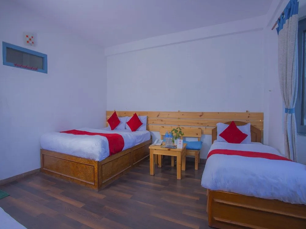 OYO 256 Mount Princess Hotel